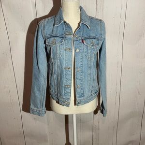 NWT Levi Strauss woman’s Jean jacket.